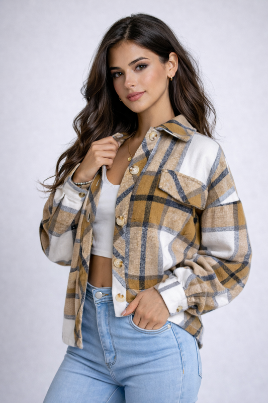 Valeria | Chaqueta corta de franela a cuadros con botones para mujer